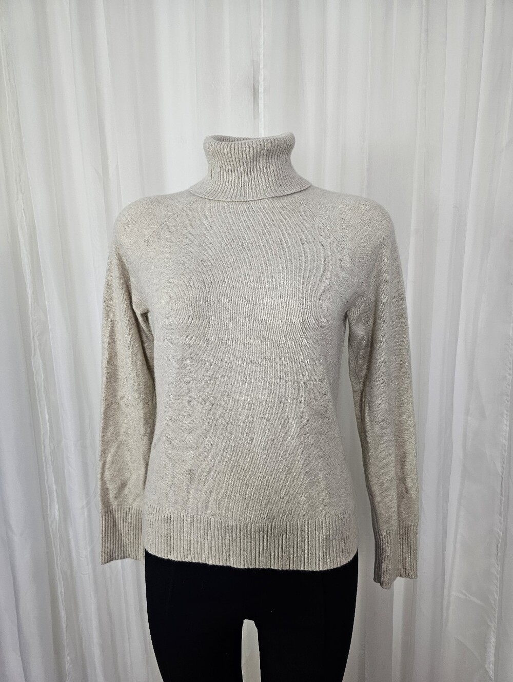 Ann Taylor 100% Cashmere Oatmeal Beige Turtleneck Knit Sweater Size Medium